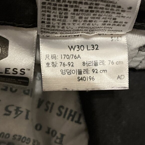 Men's Levis 541 Athletic Taper Fit Denim Jeans SZ 30x32 Black Stretch Modern - Picture 13 of 13